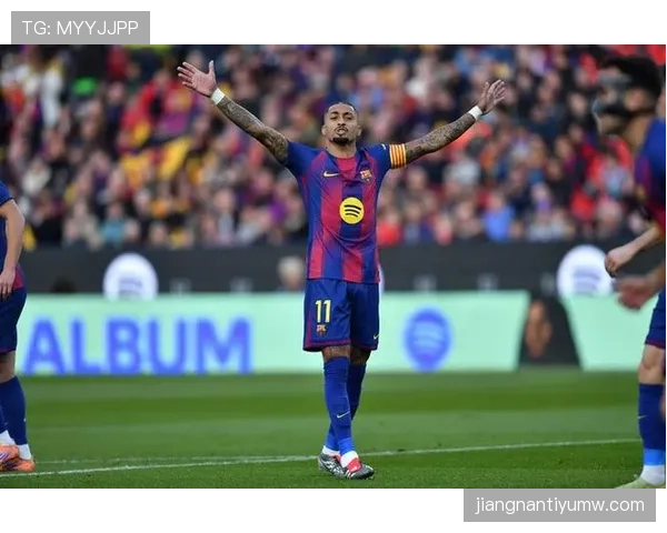 拉菲尼亚训练完顺手给全家买了个岛？